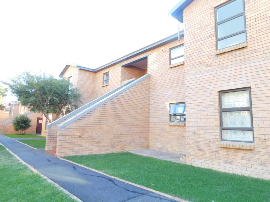2 Bedroom Property for Sale in Pine Acres Western Cape